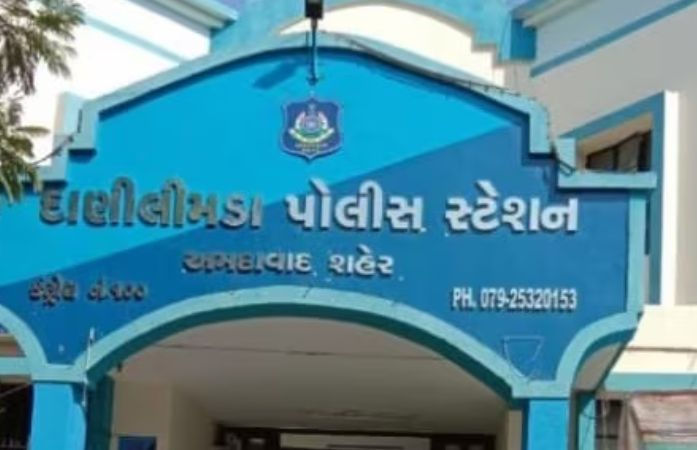 અમદાવાદ: બહેરામપુરામાં પડોશીએ યુવક પર બેટથી કર્યો જીવલેણ હુમલો, માથામાં ગંભીર ઈજા