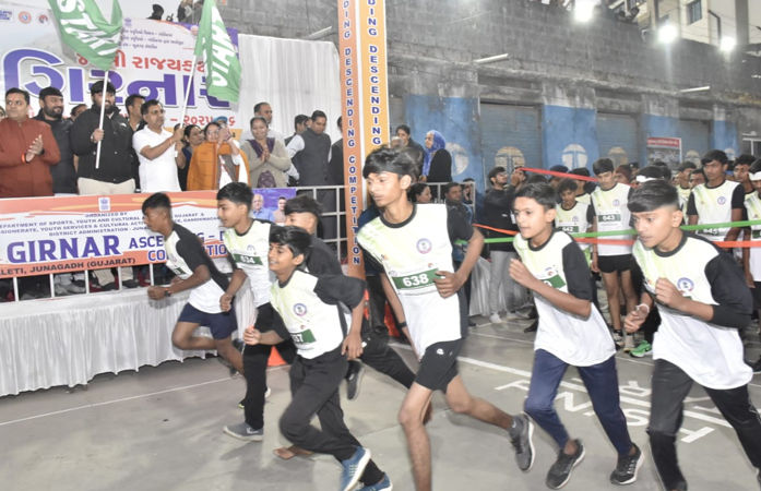 VIDEO: જૂનાગઢમાં કડકડતી ઠંડી વચ્ચે 40મી ગિરનાર આરોહણ-અવરોહણ સ્પર્ધા યોજાઈ, 1115 સ્પર્ધકોએ લીધો ભાગ