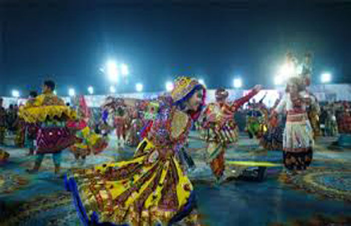 મુંબઈમાં છેલ્લા 3 નોરતામાં મધરાત સુધી ગરબાની છૂટ