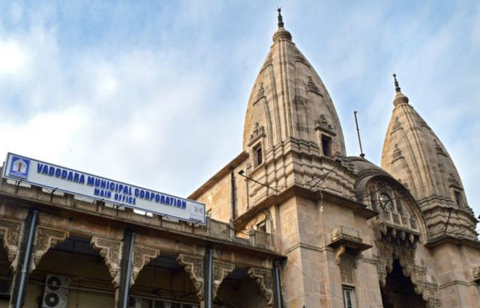 વડોદરામાં તાંદલજા-સહકાર નગરના ઝુંપડા તોડ્યાને આઠ વર્ષ થયા છતાં મકાન મળ્યા નહીં : 18 મહિનાથી ભાડું ચૂકવવાનું બંધ, ઝૂંપડા વાસીઓનો હોબાળો