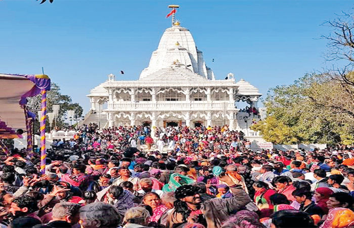 બજરંગદાસબાપાની 48 મી પૂણ્યતિથિની ચોમેર આસ્થાભેર ઉજવણીઃ બગદાણા ગુરૂઆશ્રમે ભાવિકોનો ઘોડાપૂર ઉમટયો