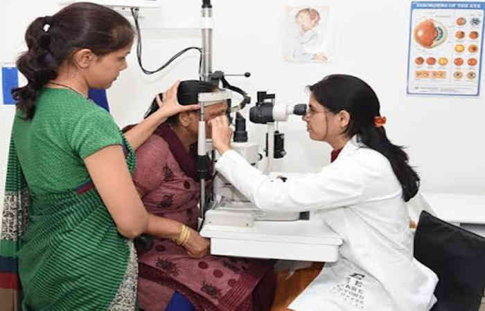 વડોદરા જિલ્લામાં ઘેર ઘેર ફરી આંખની તપાસ અને મોતિયાના શંકાસ્પદ કેસો શોધવાનું અભિયાન