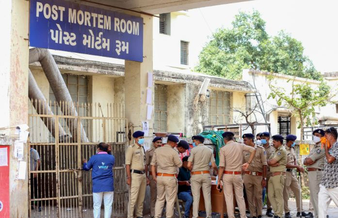 અમદાવાદ પ્લેન ક્રેશ: 223 મૃતકોના DNA સેમ્પલ મેચ થયા, 202 મૃતદેહો પરિજનોને સોંપાયા