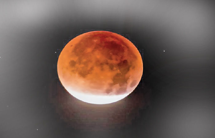 How Does a Lunar Eclipse Happen?