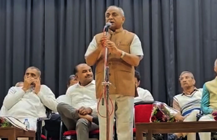 કડી: સંગઠનમાં ફેરફાર પહેલા નીતિન પટેલનો કટાક્ષ, 'ગોરખધંધા કરો અને પછી ગાડી પર ભાજપનો પટ્ટો લગાવો તે ન ચાલે'
