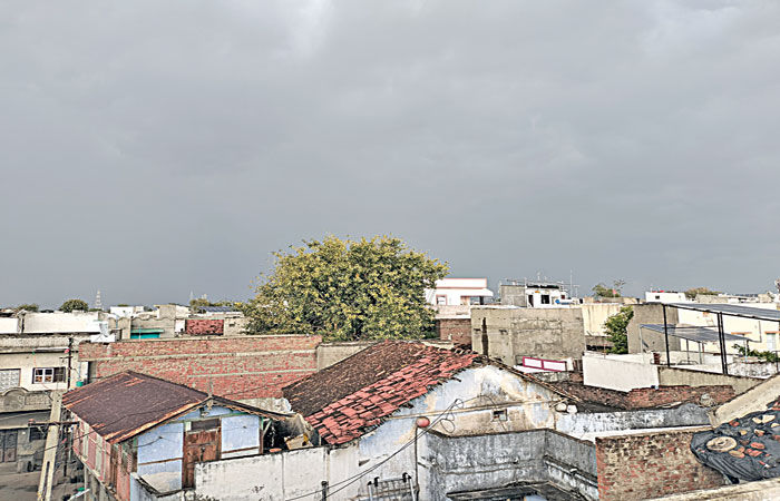 ઝાલાવાડ પંથકમાં વિજળીનાં કડાકા સાથે વરસાદ