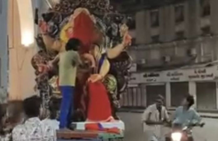 વડોદરામાં શાંતિ ડહોળવા પ્રયાસ: ગણેશજીની મૂર્તિ પર ઈંડા ફેંકાતા ભારે રોષ, શંકાસ્પદોની અટકાયત
