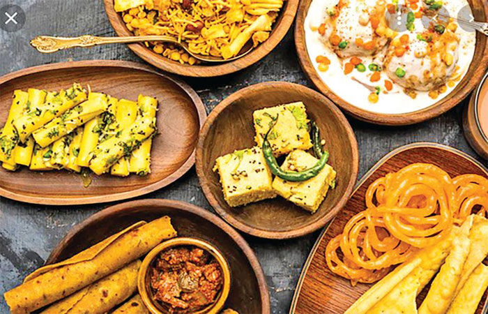 સિહોરમાં મીઠાઈ અને ફરસાણના વેપારીઓની ઉઘાડી લૂંટ, તંત્ર બેધ્યાન