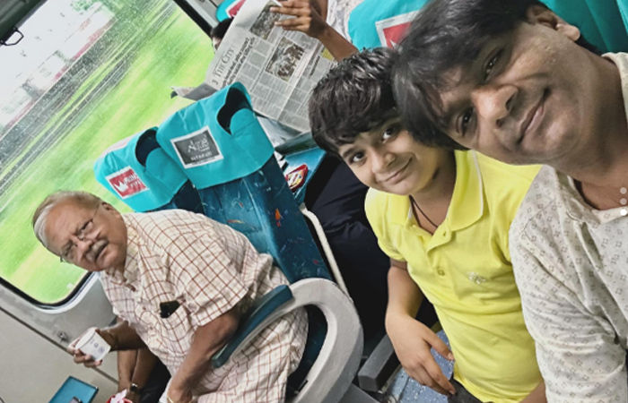 તારક મહેતા કા ઉલટા ચશ્મા'ના 'બાઘા'ના પિતા અને જાણીતા અભિનેતા અરવિંદ વેકરિયાનું નિધન તારક મહેતા કા ઉલટા ચશ્મા'ના 'બાઘા'ના પિતા અને જાણીતા અભિનેતા અરવિંદ વેકરિયાનું નિધન