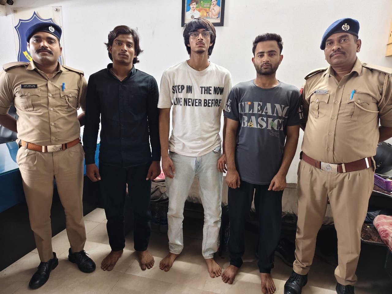 શ્રીજીની મૂર્તિ પર ઇંડા ફેંકવાની ઘટનામાં   માફિયા ગેંગનો ગુ્રપ એડમિન જુનેદ અને તેના બે સાથીદારો અજમેરથી ઝડપાઇ  ગયા