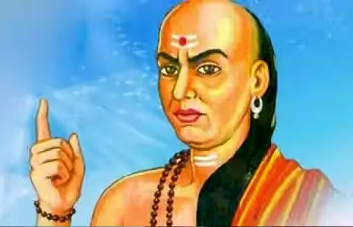 આવા લોકોના ખિસ્સામાં ક્યારેય નથી ટકતા પૈસા, હંમેશા રહે છે તંગી, આ 5 બાબતોને અનુસરો