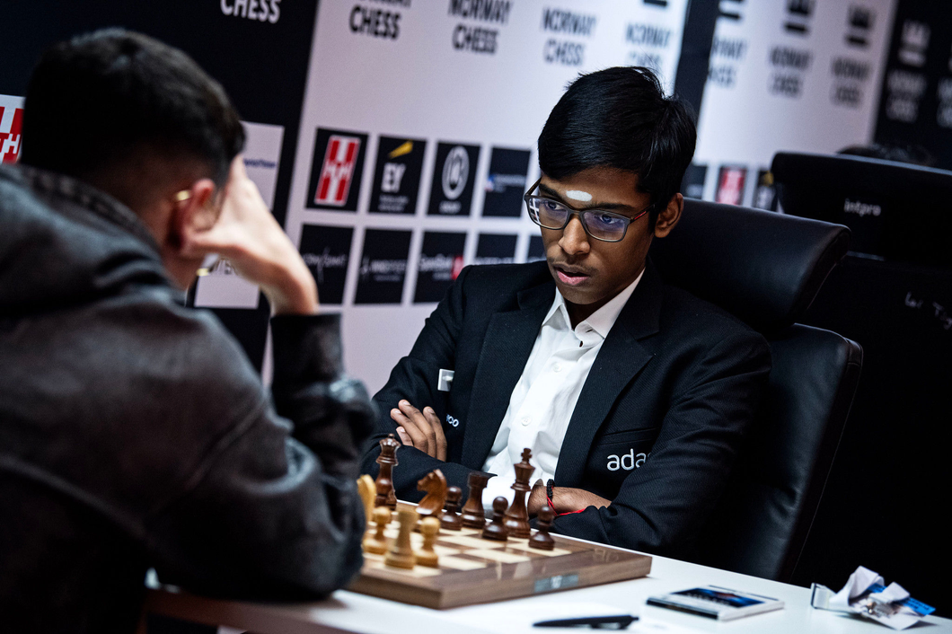 Praggs, Vaishali suffer loses in Rd-6; Carlsen leads in classical games