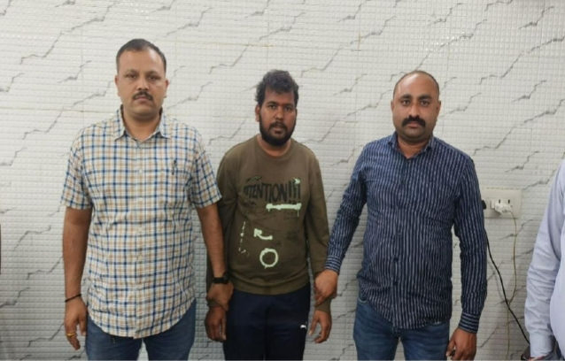 કૃષ્ણનગર પોલીસ સ્ટેશનના પોલીસને ધક્કો મારીને નાસી ગયેલા આરોપીને ઝડપી લેવાયા