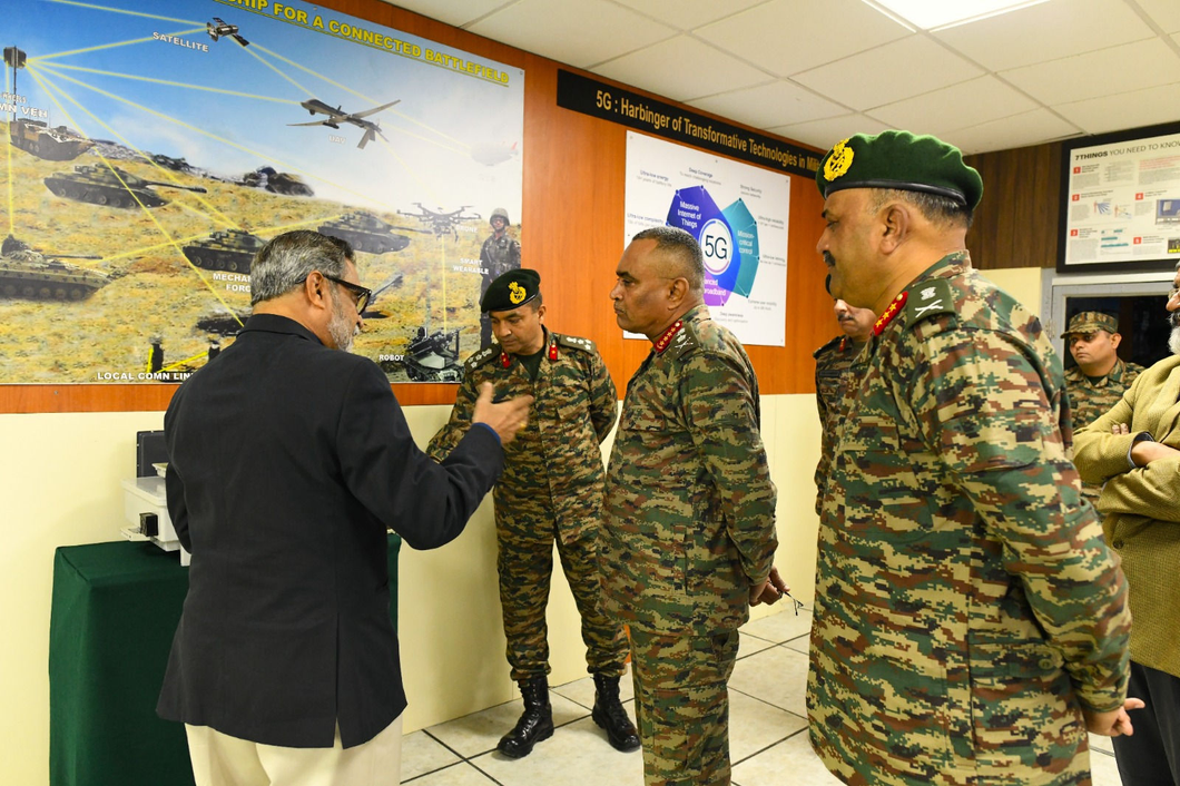 Operations, training, technology issues of Infantry discussed by commanders