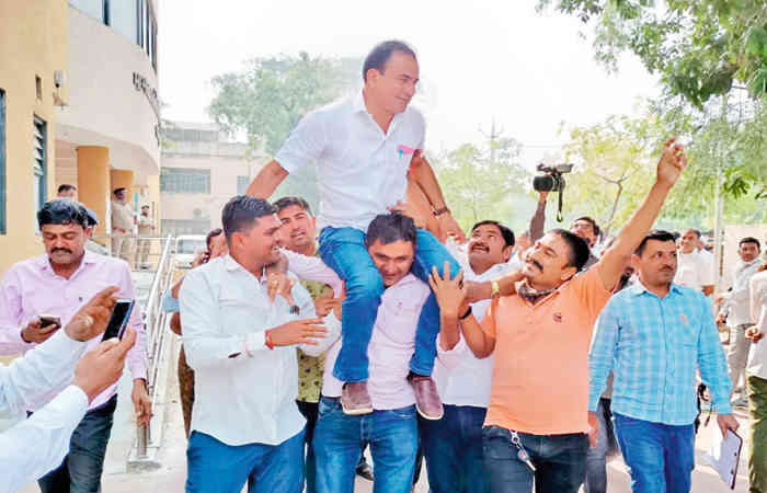 બનાસબેંકની ચૂંટણીમાં ભાજપના 6 અને 3 બળવાખોર ઉમેદવારોની જીત