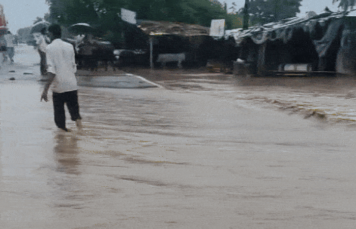 Woman taken to hospital in JCB amid flood in Amreli, 50 farm labourers rescued