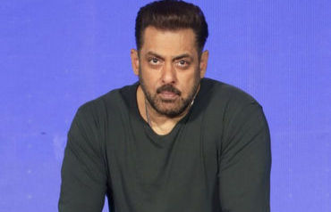 Salman Khan tries to mediate ‘Don 3’ dispute between Ranveer, Farhan