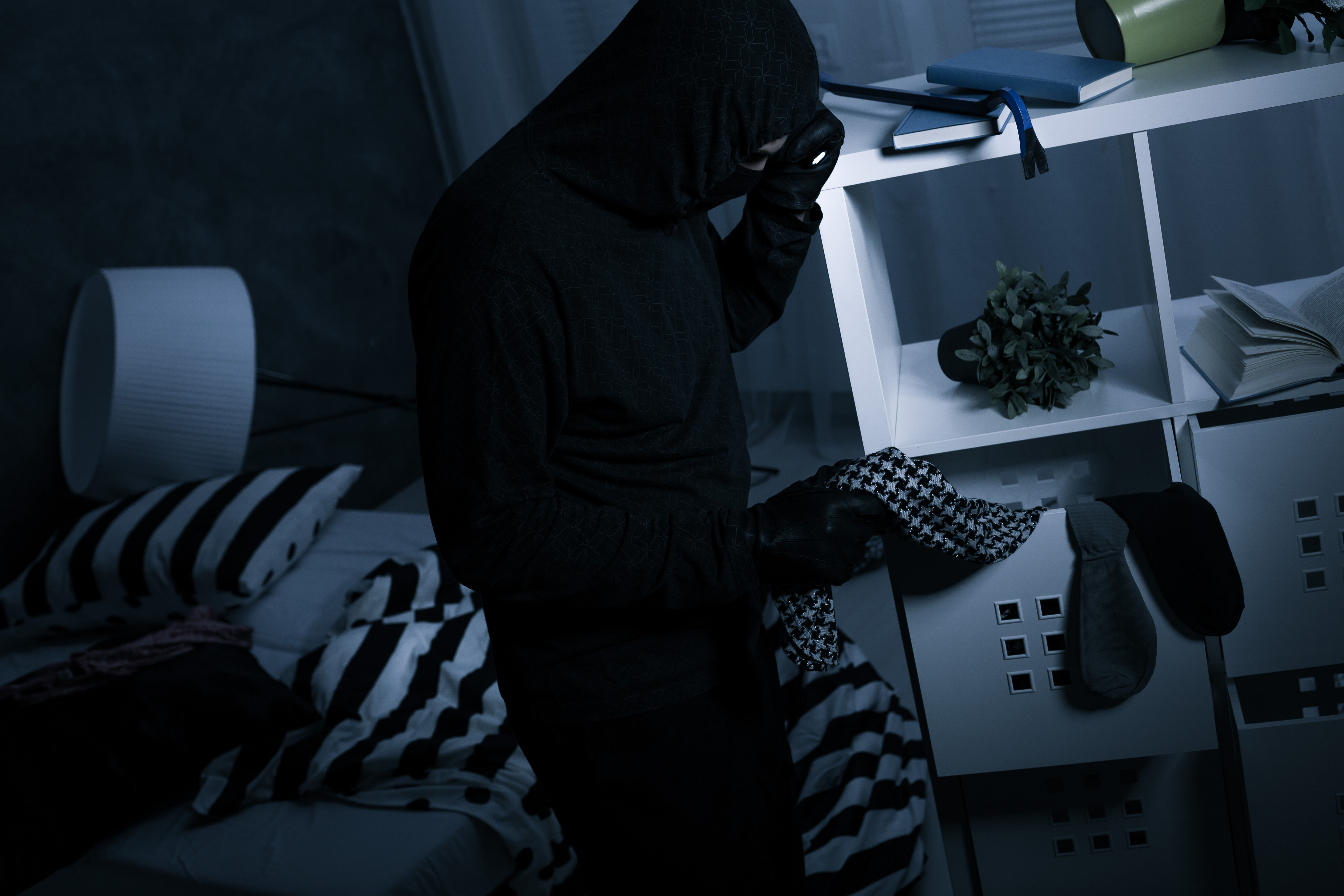 Woman injured, robbed in Ahmedabad home invasion