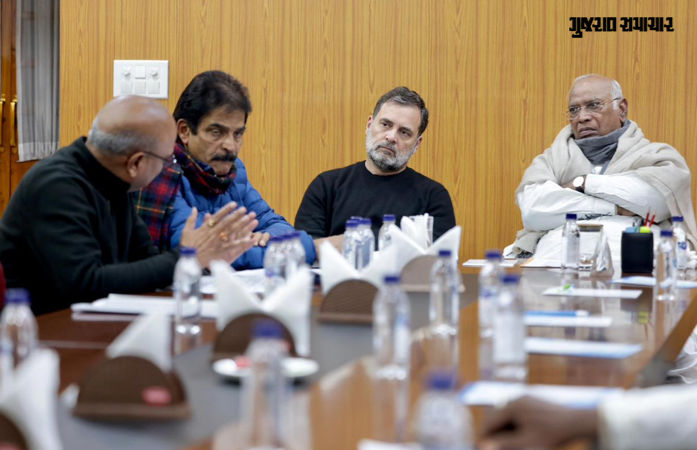 મહાગઠબંધનમાં ટેન્શન, રાહુલ-ખડગેની સામે કોંગ્રેસી નેતાઓએ કહ્યું - RJD સાથે છેડો ફાડો!
