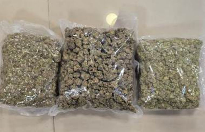 Mumbai: DRI seizes drugs valued at Rs 42 crore, 2 arrested