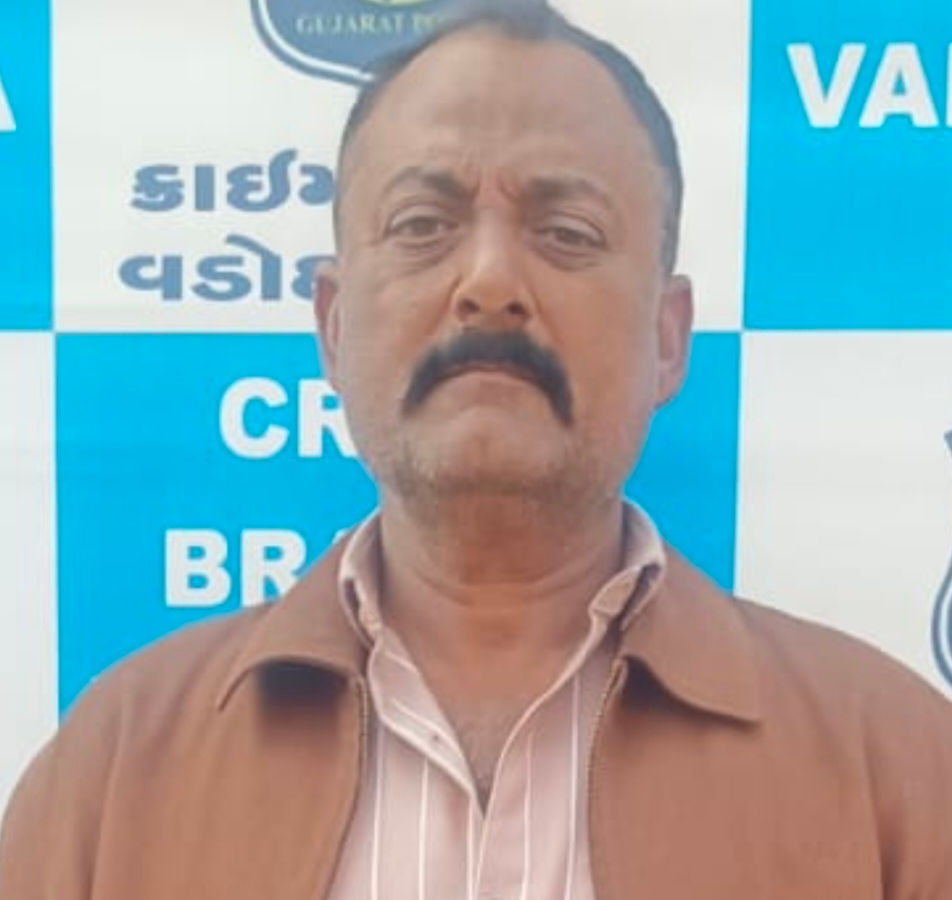 કર્ણાટકના વેપારી સાથે સસ્તું સોનું ના નામે ઠગાઇના બનાવમાં ડૂપ્લિકેટ પોલીસ પકડાયો