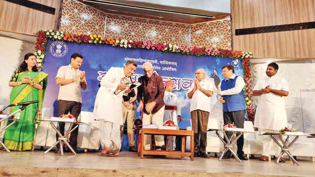 સંસ્કૃત ભાષા નહીં પણ જ્ઞાન ભાષાનો ભંડાર છે