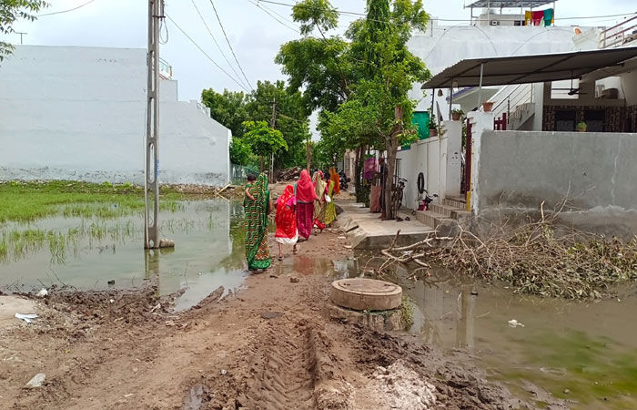 સુરેન્દ્રનગર બાયપાસ રોડ પરની 5 સોસાયટીના રહીશોને હાલાકી