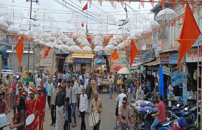 તપસ્વીઓના પારણા બાદ જય મહાવીરના જયઘોષ સાથે શહેરમાં શોભાયાત્રા નીકળી