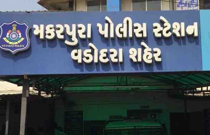 વડોદરાના દંતેશ્વરમાં ઘરના દરવાજા પાસે ઉભેલી વૃદ્ધાના ગળામાંથી અછોડો તૂટયો
