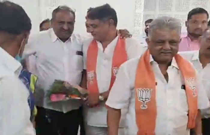 વડોદરા APMCના ચેરમેન વાઇસ ચેરમેન બિનહરીફ ચૂંટાયા, બંને સામે રિકવરીનો કેસ