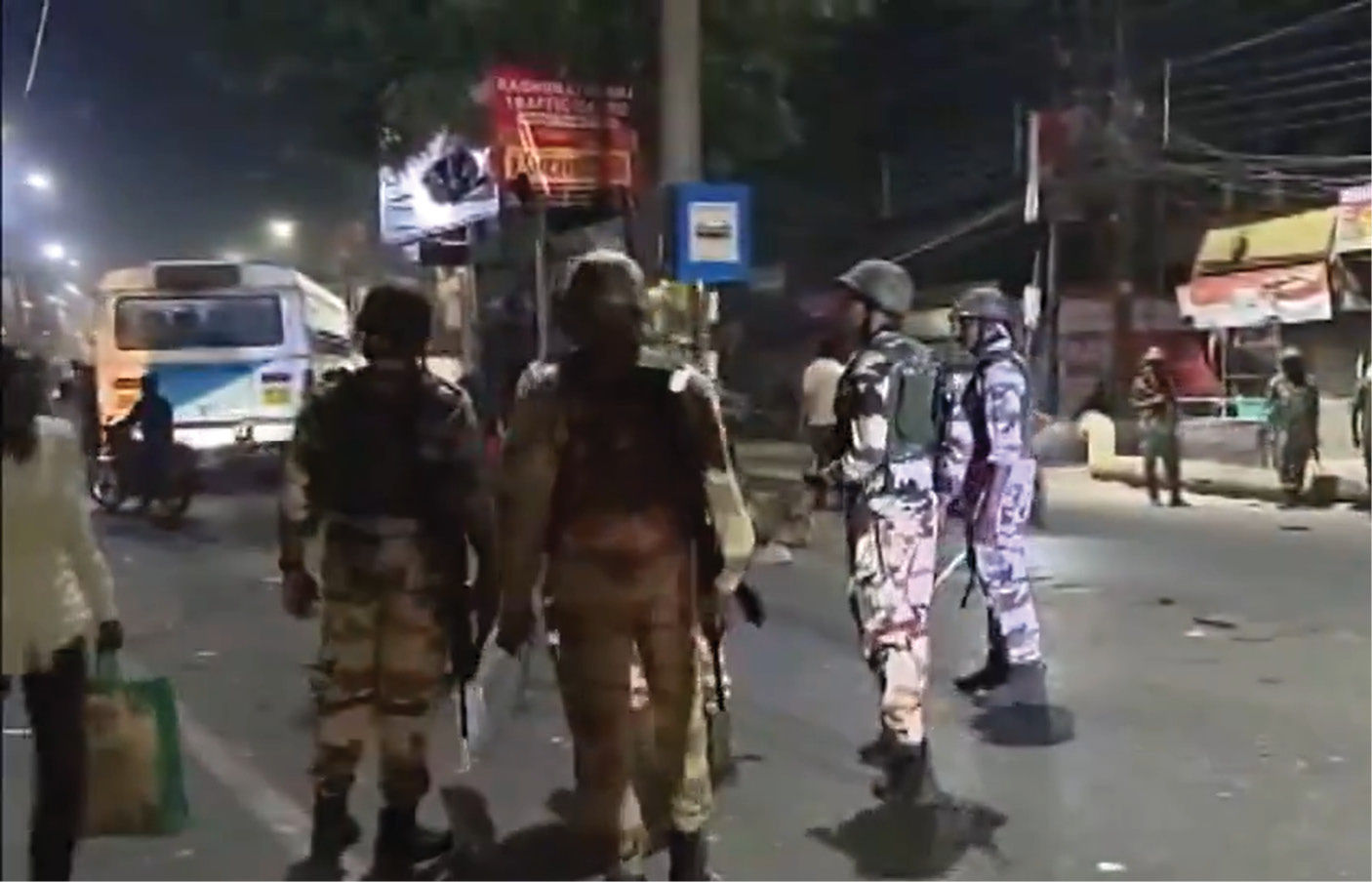 VIDEO : પશ્ચિમ બંગાળમાં રામનવમી પર હિંસા : મુર્શિદાબાદ અને પુરુલિયામાં શોભાયાત્રા પર પથ્થરમારો