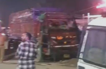 Mob vandalies truck with buffalo waste after rumours of beef transport in Ahmedabad’s Nana Chiloda