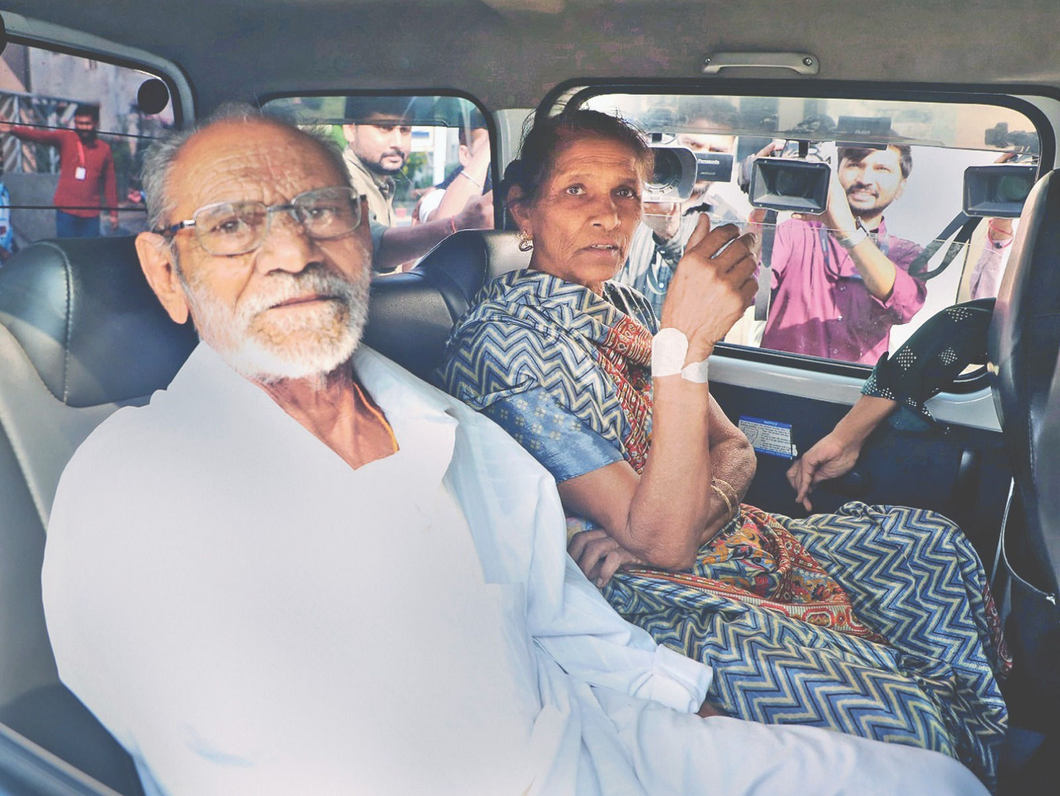 Patients with knee, back issues forced to undergo cardiogram by Khyati Hospital