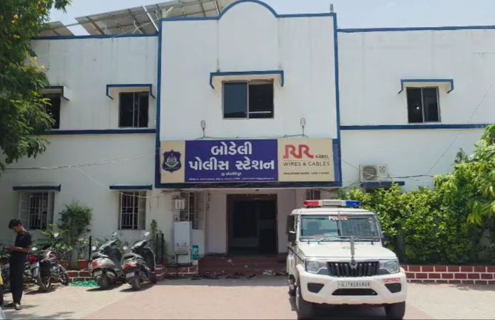 છોટાઉદેપુરના બોડેલીમાં 8 ગાયો પર ક્રૂર હુમલો, ધારદાર હથિયારથી ઘાયલ કરનારને શોધવા કવાયત