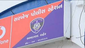 બોપલમાં માથાભારે તત્વોએ ગરબા બંધ કરાવીને પાર્ટી પ્લોટમાં તોડફોડ કરી