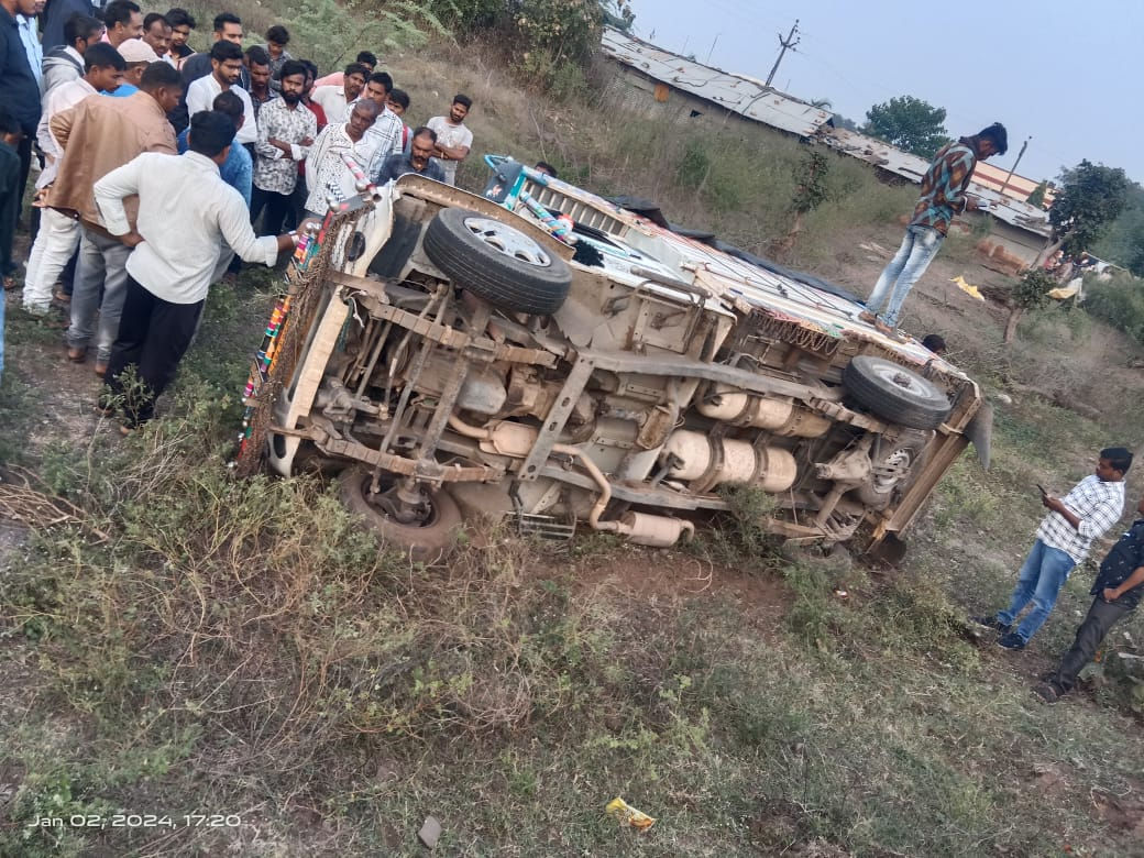 School girls molested in speeding vehicle, all accused arrested