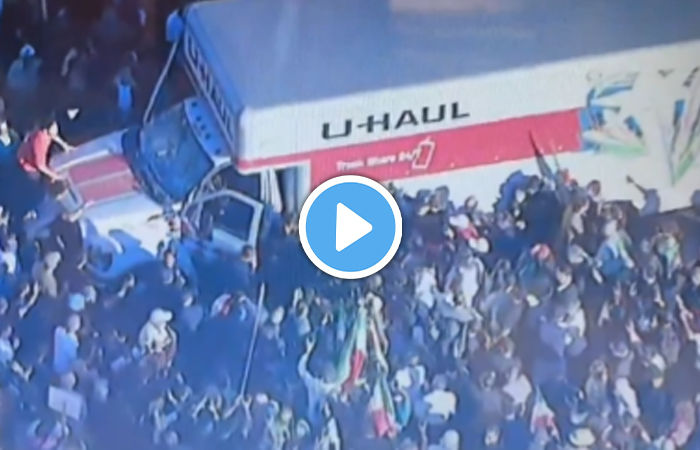 VIDEO : અમેરિકાના લોસ એન્જલસમાં રેલીમાં ખામેનેઈનો વિરોધ કરતા લોકોને ટ્રક ચાલકે કચડ્યાં