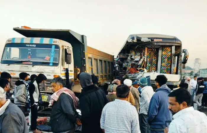 Six dead after private bus rams into dumper near Bhavnagar