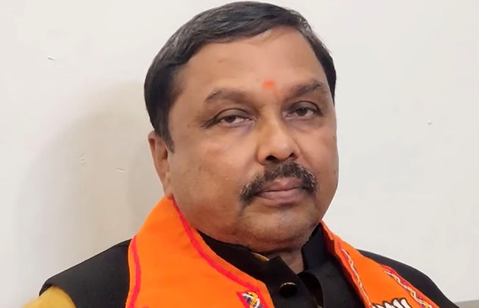 Double blow to BJP as Bhikhaji Thakor backs out after Ranjan Bhatt