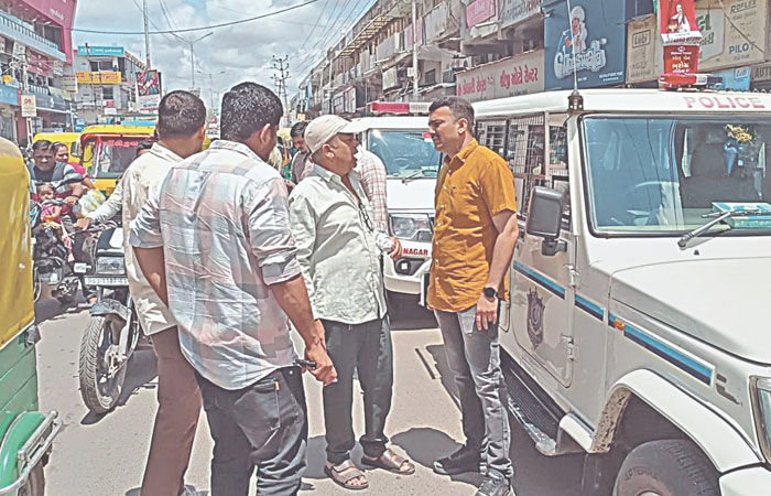 સુરેન્દ્રનગર જિલ્લામાં એક દિવસમાં 3 કિલો ચાંદી સહિત લાખો રૂપિયાની લૂંટ, પોલીસની કામગીરી સામે ઉઠ્યા સવાલ