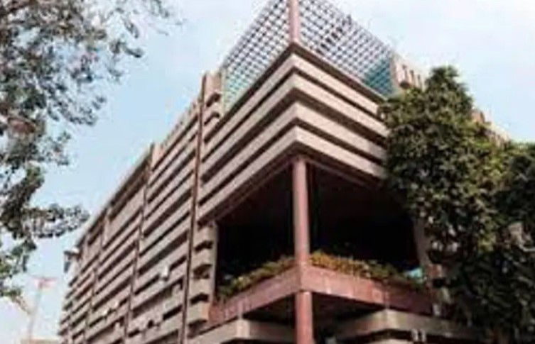 AMC seizes sweets, butter, oil of ₹12 lakh over quality issues