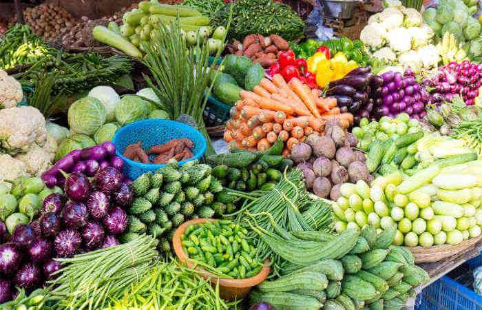 આવશ્યક ચીજવસ્તુઓની દુકાન સવારે 6 થી સાંજનાં 6 સુધી ખુલ્લી રાખી શકાશે
