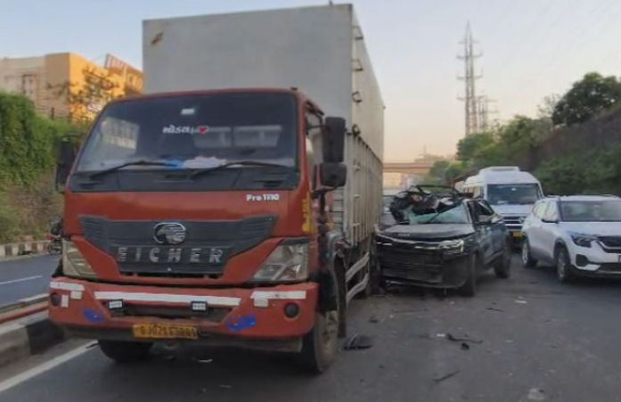 Car rams into stationary truck on SG Highway, driver dead, 3 more injured