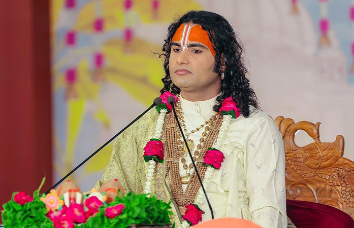 'લિવ-ઈનમાં તો કૂતરા-બિલાડી રહે છે...',અનિરુદ્ધાચાર્યના વધુ એક વિવાદિત નિવેદન પર હોબાળો