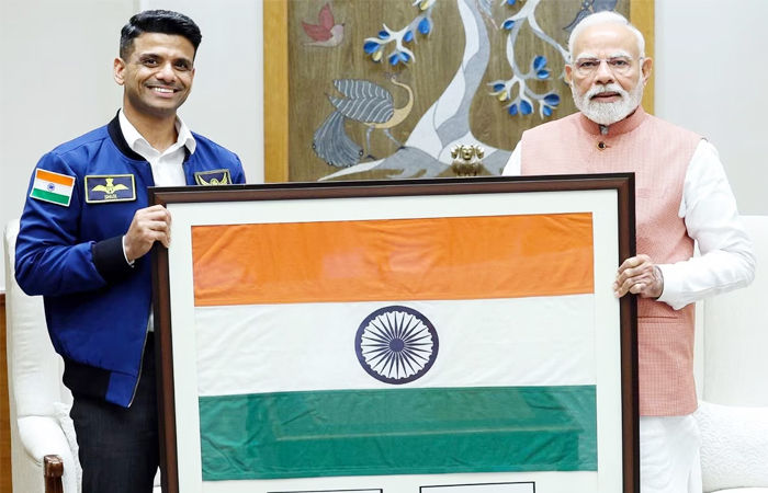 VIDEO: 'મેં આપેલું હોમવર્ક કર્યું કે નહીં?', શુભાંશુ શુક્લા સાથે મુલાકાતમાં PM મોદીનો સવાલ
