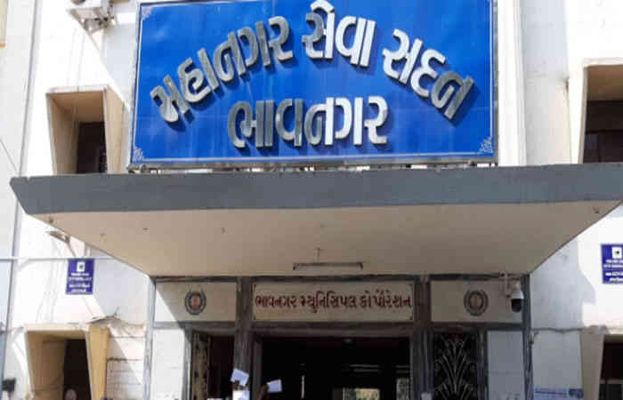 ભાવનગરમાં ખાનગી શાળાઓના રૂ. 5 કરોડના બાકી વેરાના મામલે સવાલો ઉઠયા