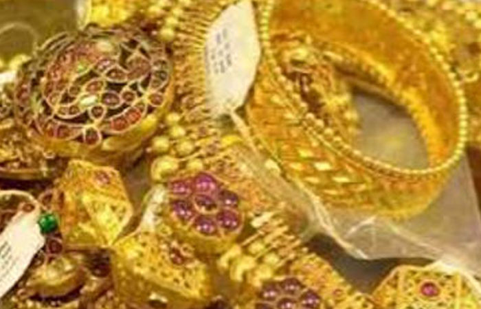 અમદાવાદમાં રિક્ષા ચાલકે મુસાફર મહિલાની નજર ચૂકવી 20 લાખના દાગીના ભરેલું પર્સ ઉઠાવ્યું, બાદમાં ઝડપાયો
