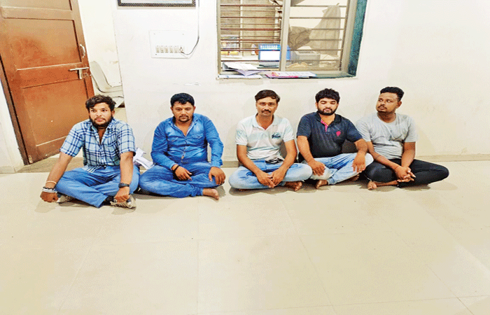 યાત્રાધામ ચોટીલામાં દેહ વ્યાપારની અનૈતિક પ્રવૃતિ ઝડપાઇ