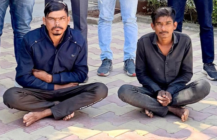 જૂના વસ્ત્રો માગવાની આડમાં ઘરફોડ કરતાં બે સગાં ભાઈ ઝડપાયાં, ચોરીનો માલ ખરીદનાર સોની સામે ગુનો ન નોંધાતા આશ્ચર્ય