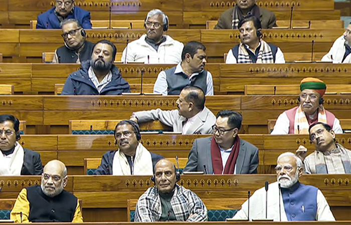 સંસદમાં 22 વર્ષ બાદ પહેલીવાર આવો હોબાળો, PM મોદી આભાર પ્રસ્તાવ અંગે બોલી જ ના શક્યા